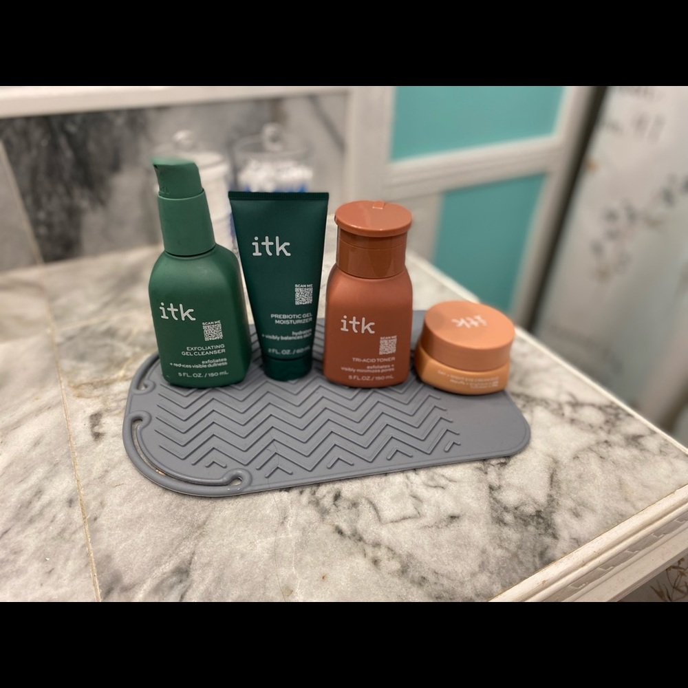 Brooklyn and Bailey ITK Skincare Set